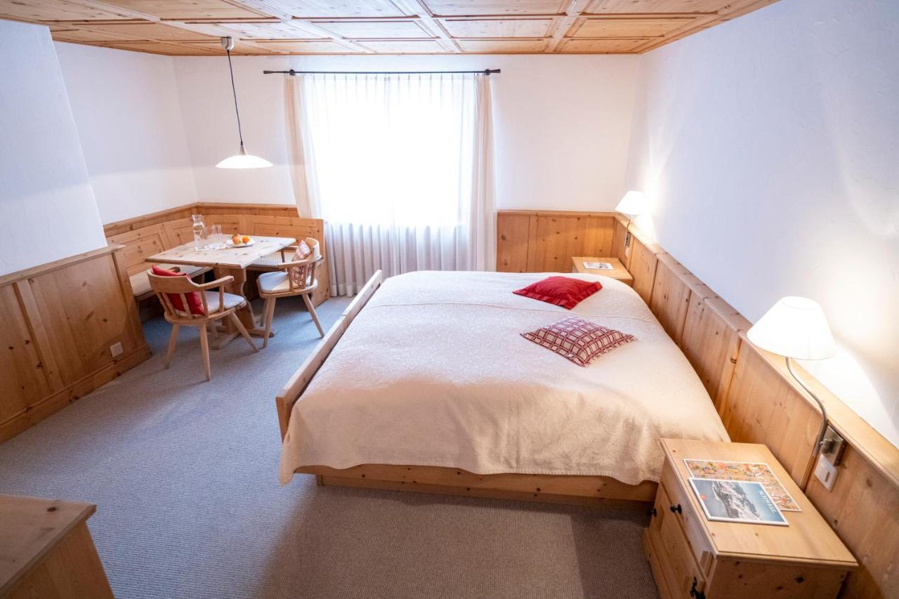 Hotel Engiadina Scuol Bagian luar foto