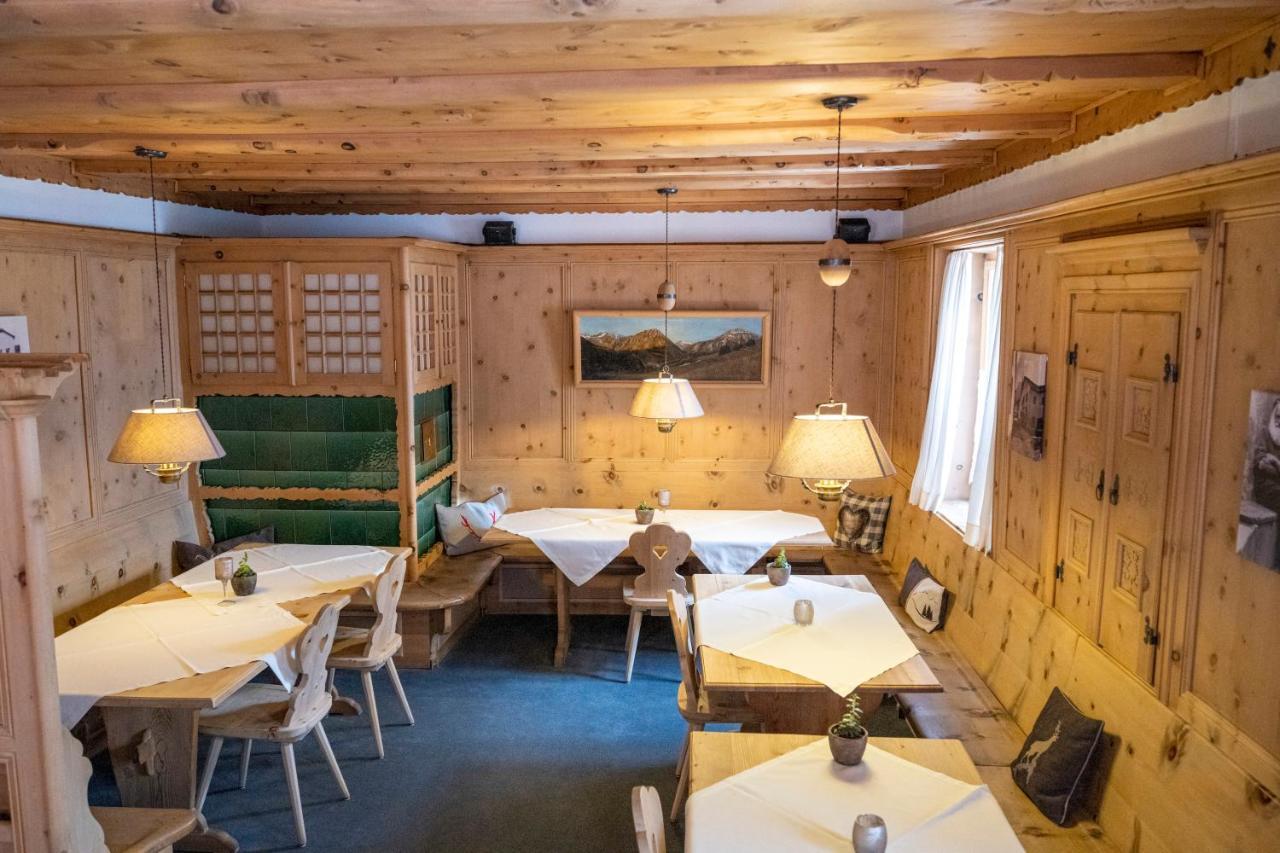 Hotel Engiadina Scuol Bagian luar foto