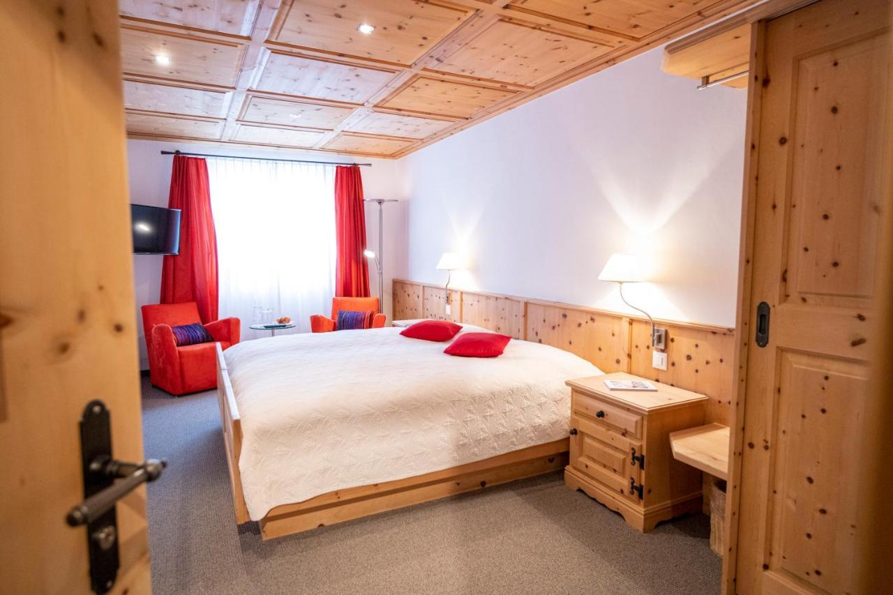 Hotel Engiadina Scuol Bagian luar foto