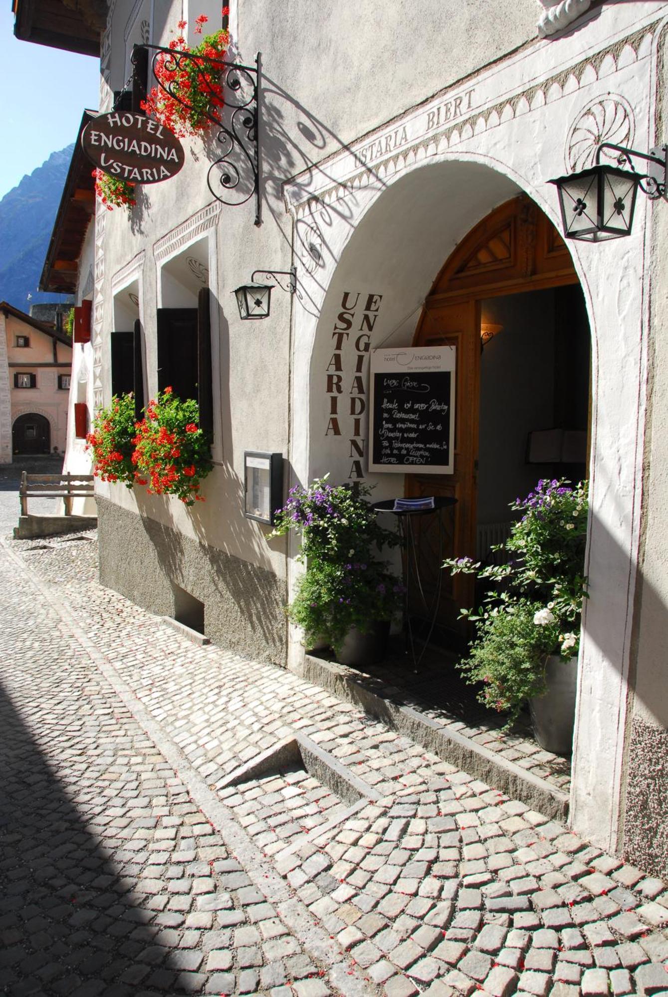 Hotel Engiadina Scuol Bagian luar foto